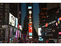 跨年夜200萬人擠進時報廣場！　紐約警力「史上最強」