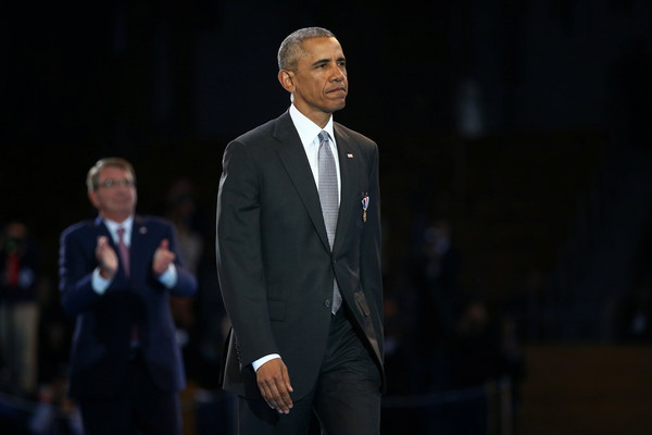 你累了吗?欧巴马感谢辛劳美军 一名士兵却当场昏倒