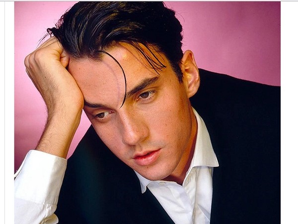 记者刘宜庭/综合报导 美国创作偶像歌手汤米佩吉(tommy page)惊爆自杀