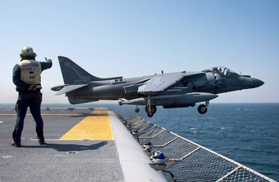 美軍AV-8B「海獵鷹」戰機墜毀！飛官彈射逃生　本月第3起A級事故