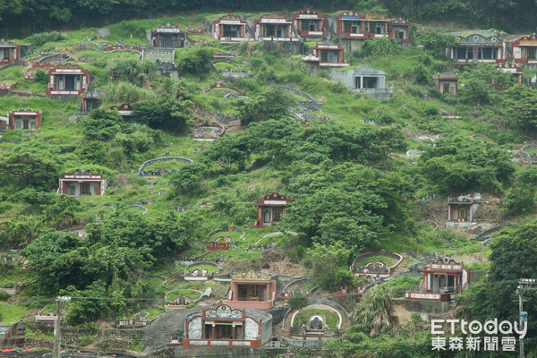 警埋伏草叢逮人…嫌:地下錢莊比較可怕