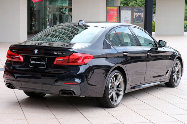 最强二哥抢先登台!485万就能入主bmw m550i xdrive