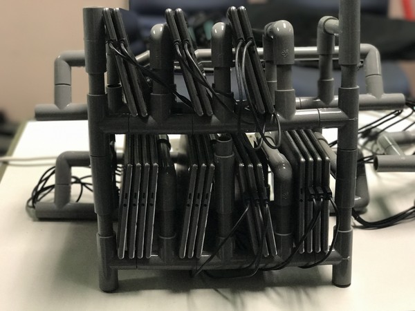 ▼充電櫃。（圖／長興國小提供）