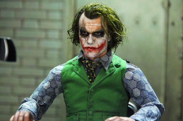 ▼公仔,疯狂帽客,贝儿,小丑.(图/facebook/noel cruz)