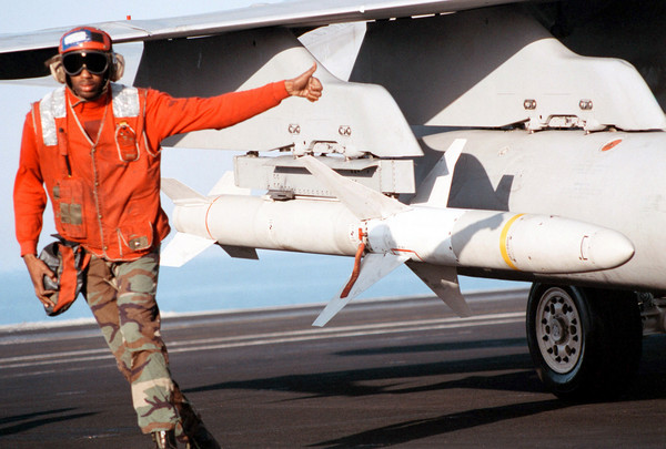美軍AGM-88「HARM」高速反輻射飛彈（圖／翻攝自維基百科）