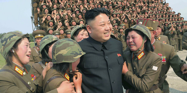 ▲北韓人民，人人都愛金正恩同志。（圖／達志影像／美聯社）  
