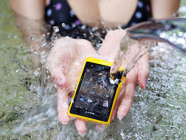 ▲ Sony 在美國面臨消費者高額求償，因為手機「防水」「耐水」大不同。（圖／記者鄭惟仁攝）