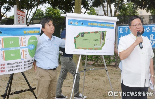 ▲鄭文燦視察「龍潭運動公園礫間水質淨化工程」表示，龍潭運動公園礫間水質淨化工程  將改善龍潭大池水質。（圖／桃園市政府提供）