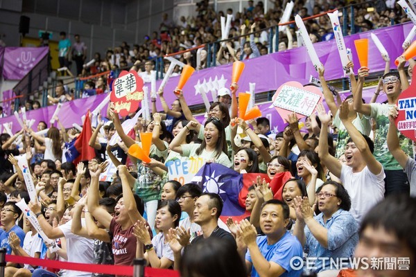 ▲▼台北世大運中華女排對日本,球迷。（圖／記者季相儒攝）