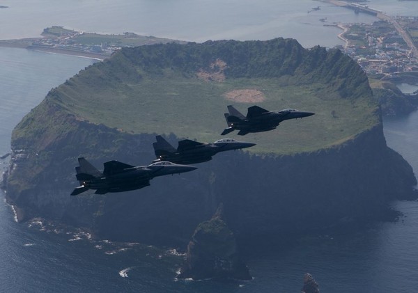 ▲▼南韓空軍的F-15K猛擊鷹戰鬥機, 猛擊鷹(Slam Eagle),F15。（圖／翻攝自南韓空軍官網）