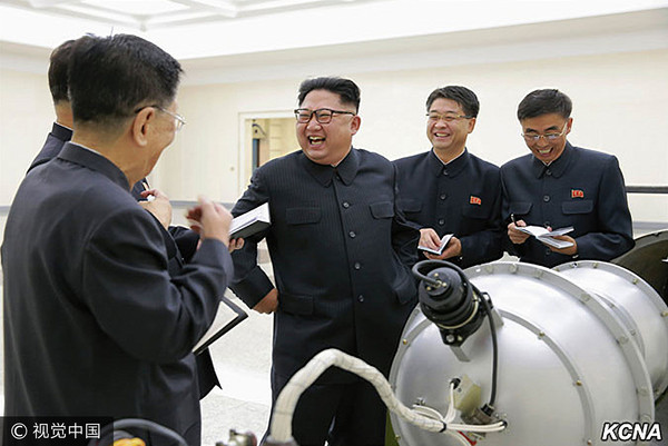 ▲金正恩視察新研製氫彈 可搭載在洲際彈道導彈上。（圖／視覺中國提供）