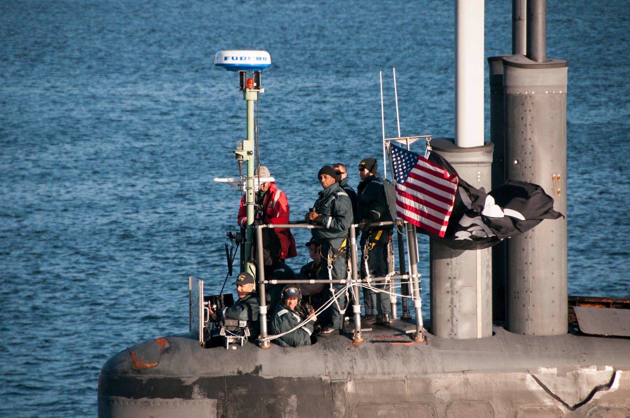 ▲▼美軍「吉米卡特號」攻擊核潛艦(SSN-23USS Jimmy Carter)高掛骷髏旗返航。（圖／Facebook／Submarine Group Nine）