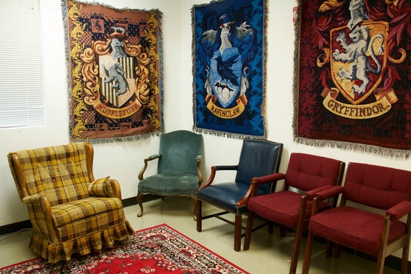 ▲進門就是魔法世界！　高中老師為學生打造霍格華茲。（圖／翻攝自Kyle Ely臉書）