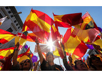 西班牙國旗1個月賣出全年3倍　統派：厭倦保持沉默！