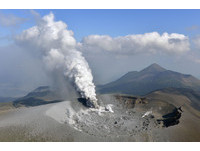 相隔6年...新燃岳岩漿大量蓄集　日學者：恐大規模火山噴發