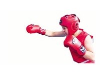 一拳可擊倒75公斤成年男！14歲「蘿莉拳王」首參賽4連勝奪冠