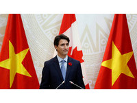 加拿大與越南總理牽手手走紅毯　網友：羨慕忌妒恨！