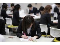 平均年薪77萬　日本大學畢業生起薪10年來只增加1%
