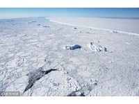 南極拉森冰架崩解...超巨型冰山曝光　面積比「北北基桃」還大