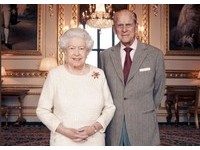 結婚70周年！英國女王慶祝「白金婚」　王室公布合影