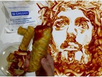 香腸捲沾番茄醬畫出耶穌！　英國藝術家100%完美還原