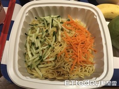 涼麵熱量飆700卡!超商「超夯3品項」=減肥雷名單...營養師曝鏟肉搭配法