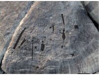 無人機拍到8組「2000年前岩畫」　英博士從圖案解歷史