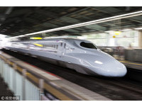 新幹線「忘開車門」200乘客月台傻眼　倒車載客延誤15分