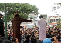 觸犯反色情法　印尼8男同性戀判囚2至3年
