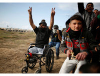 斷腿輪椅男示威抗議9年　遭以色列狙擊手一槍爆頭！