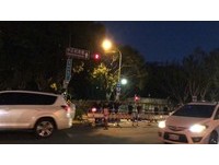 快訊／勞團不解散嗆「轉進」　北市警增援蔡英文總統官邸