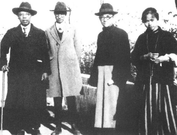 ▲▼ 曹誠英（右一起）與胡適、鄭振鐸、高夢旦在杭州，1924年。（圖／翻攝自維基百科）https://goo.gl/aPnMPC