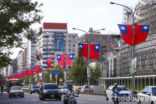 ▲中華民國國旗，國旗，旗海，中華民國，愛國，國慶，國慶日，兩岸關係，兩岸政策，一中政策，中華民國憲法。（圖／記者黃克翔攝）