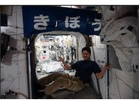 3周身高暴長9cm？日本太空人致歉：量錯了，其實只長2cm