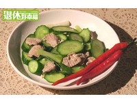 冬季身體乾燥缺水！小黃瓜炒肉片  補水防便祕