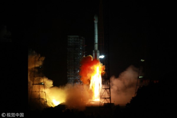 ▲▼2017年11月5日，中國在西昌衛星發射中心用長征三號乙運載火箭，以「一箭雙星」方式成功發射第24顆，第25顆北斗導航衛星，開啟北斗衛星導航系統全球組網新時代。（圖／視覺中國CFP）