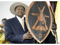 大讚川普「屎坑說」誠實　烏干達總統：非洲人真的太弱