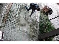 食物誘貓…租屋男「一時衝動」抓起狠摔　折返猛踩僅賠1000元