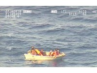 友邦50人渡輪失蹤10天！　7名生還者漂流太平洋獲救