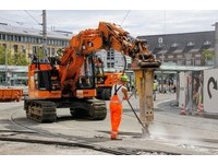 雇主偷懶挖土機當吊車用　新手駕駛一抖砸死下方工人