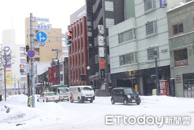 低氣壓急速發展！北日本陷暴風雪警戒　「海面注意6公尺高浪」