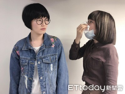 外科用口罩「戴錯面」恐讓病菌長驅直入　正確影片曝光！網驚：很多老人都錯了