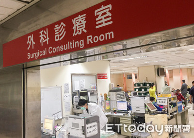 忙整天飯都沒吃！護理師遭病患家屬狂催「快來送藥」…被移工一句話暖哭