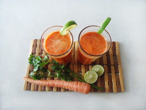 ▲蔬果汁,果菜汁,胡蘿蔔汁,紅蘿蔔。（圖／取自免費圖庫Pixabay）
