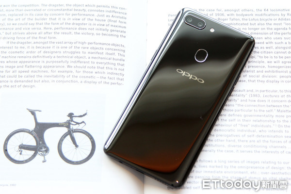 OPPO R15陶瓷黑初體驗:AI 讓中階機也能拍美照