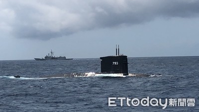 影／海龍上浮、20艦艇出動！蔡英文首度海上「戰備抽測」