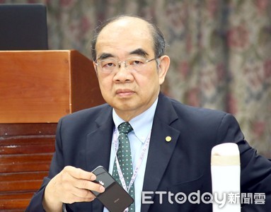 新五四運動抗議教育部拔管 ！「還我校長 黃絲帶的關懷」5/4發起遊行