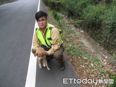 巡邏聽見哀鳴聲！2個月汪遭棄水溝　雲林役男熱心救援