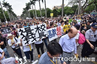 拿「動物農場」諷教育部　台大教授張顏暉：只有豬可兼獨董、赴陸講學