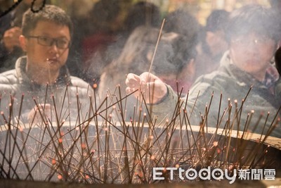 家中天天燒香...寶寶發展遲緩風險增！醫提醒恐還有2個影響